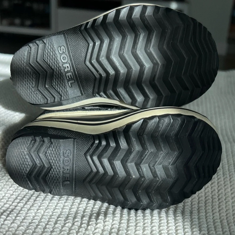 Sorel Yoot Pac Black Waterproof Snow Boots.